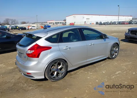 2014 Ford Focus St z USA, uszkodzony, nr VIN 1FADP3L97EL416549